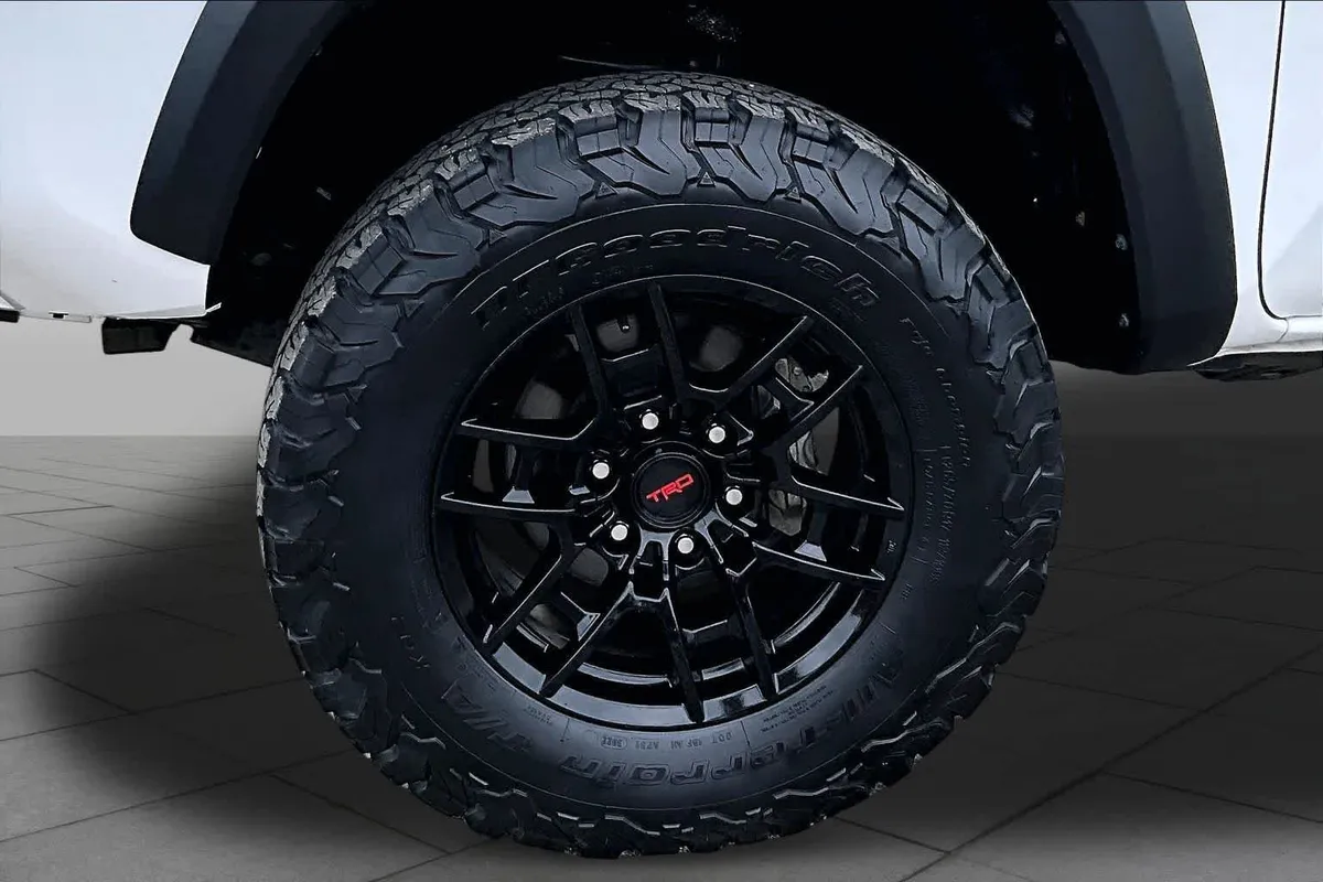 2023 Toyota Tacoma TRD Off Road thumbnail 11