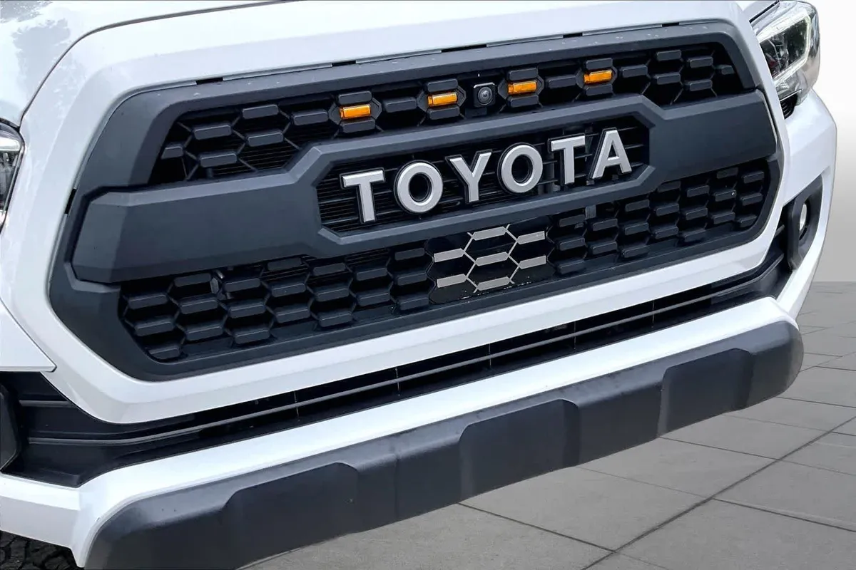 2023 Toyota Tacoma TRD Off Road thumbnail 29