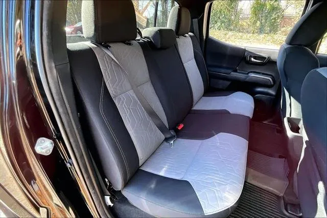 2023 Toyota TACOMA TRD SPORT thumbnail 18