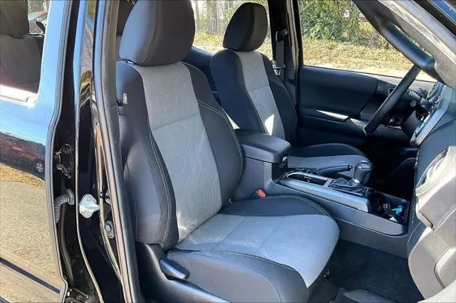 2023 Toyota TACOMA TRD SPORT thumbnail 9
