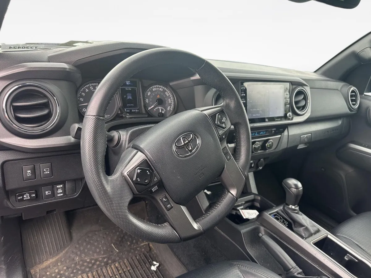 2023 Toyota Tacoma TRD Sport thumbnail 10