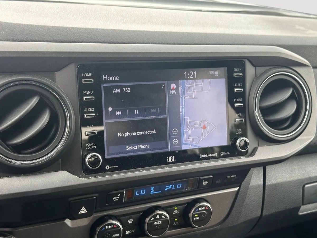 2023 Toyota Tacoma TRD Sport thumbnail 11