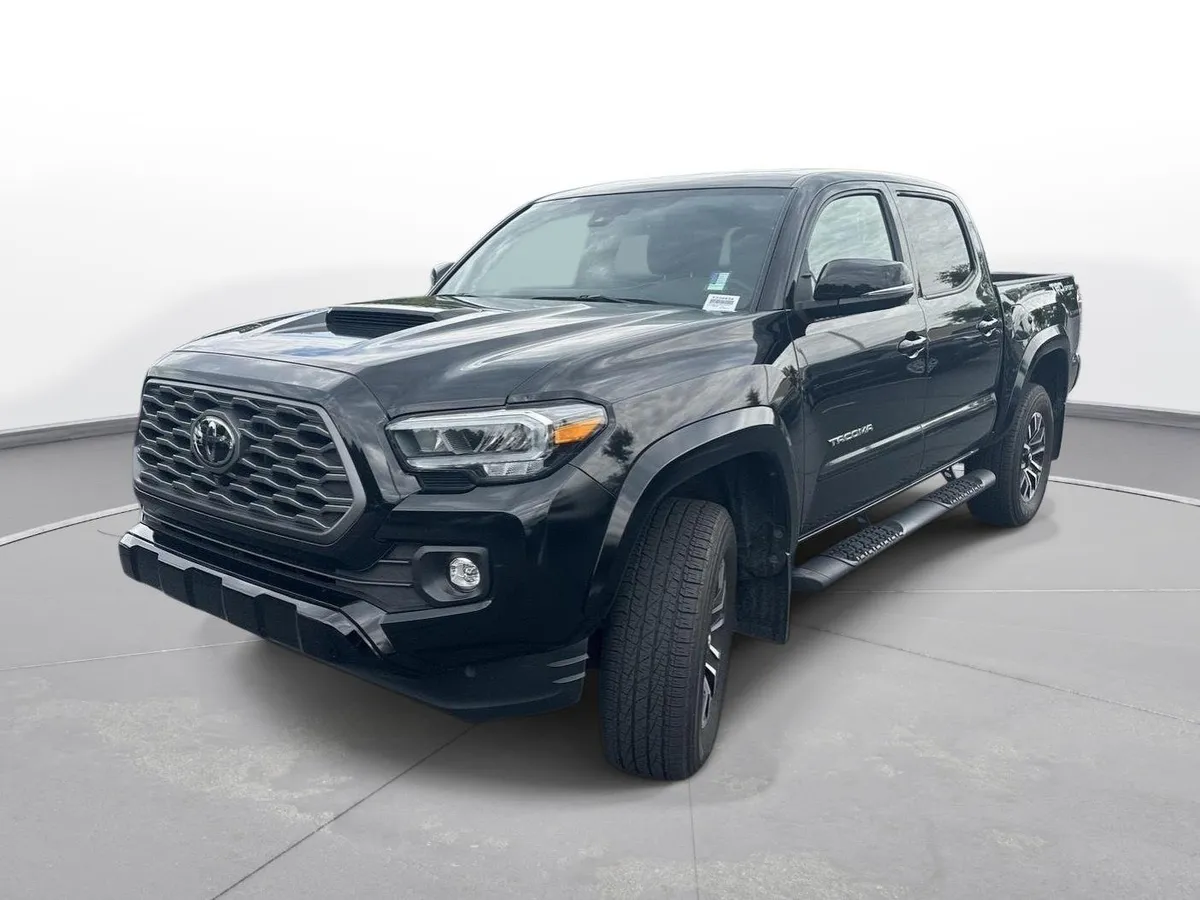 2023 Toyota Tacoma TRD Sport thumbnail 2