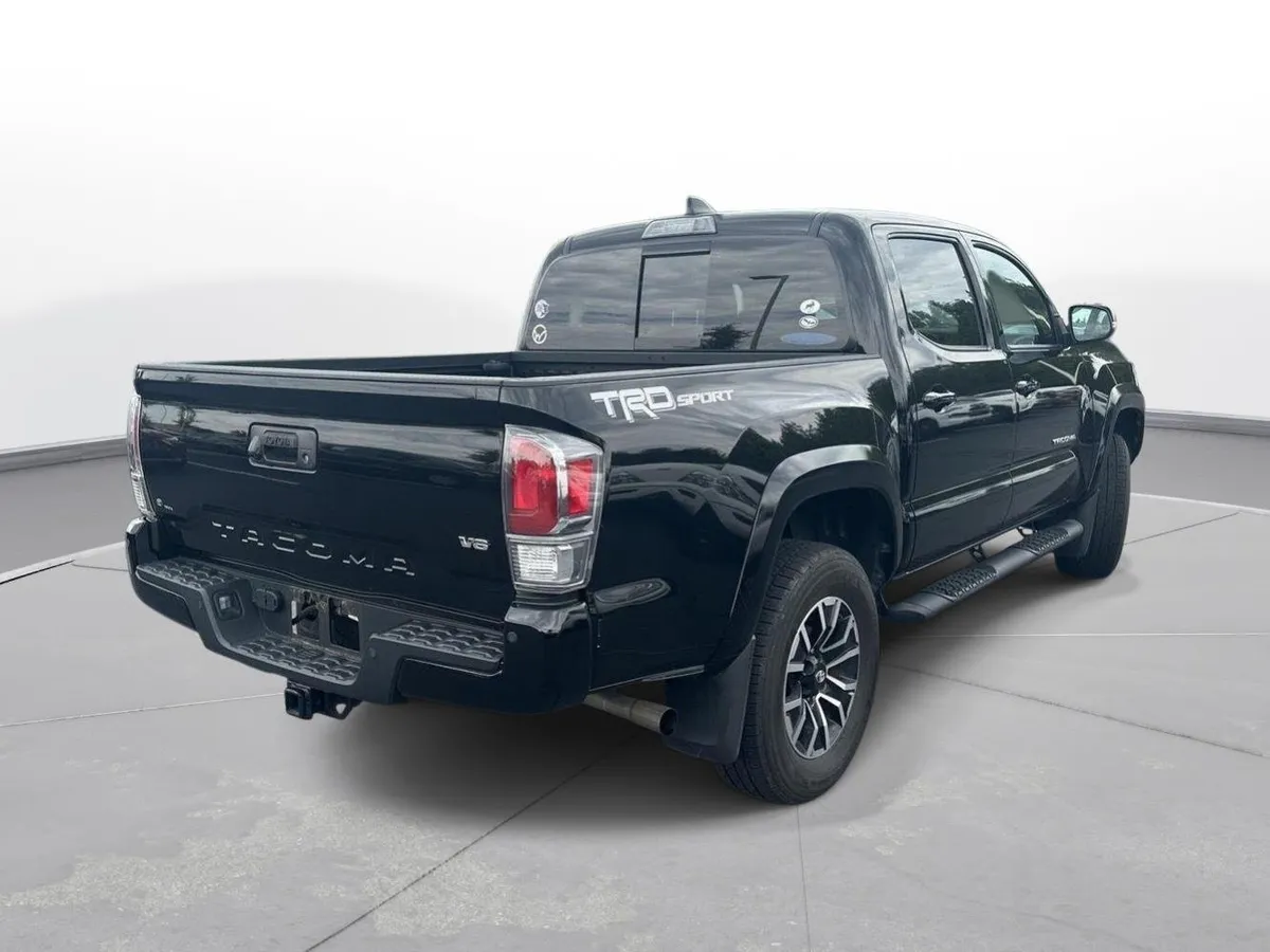 2023 Toyota Tacoma TRD Sport thumbnail 6