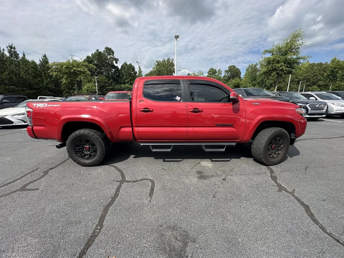 2023 Toyota Tacoma TRD Sport thumbnail 5