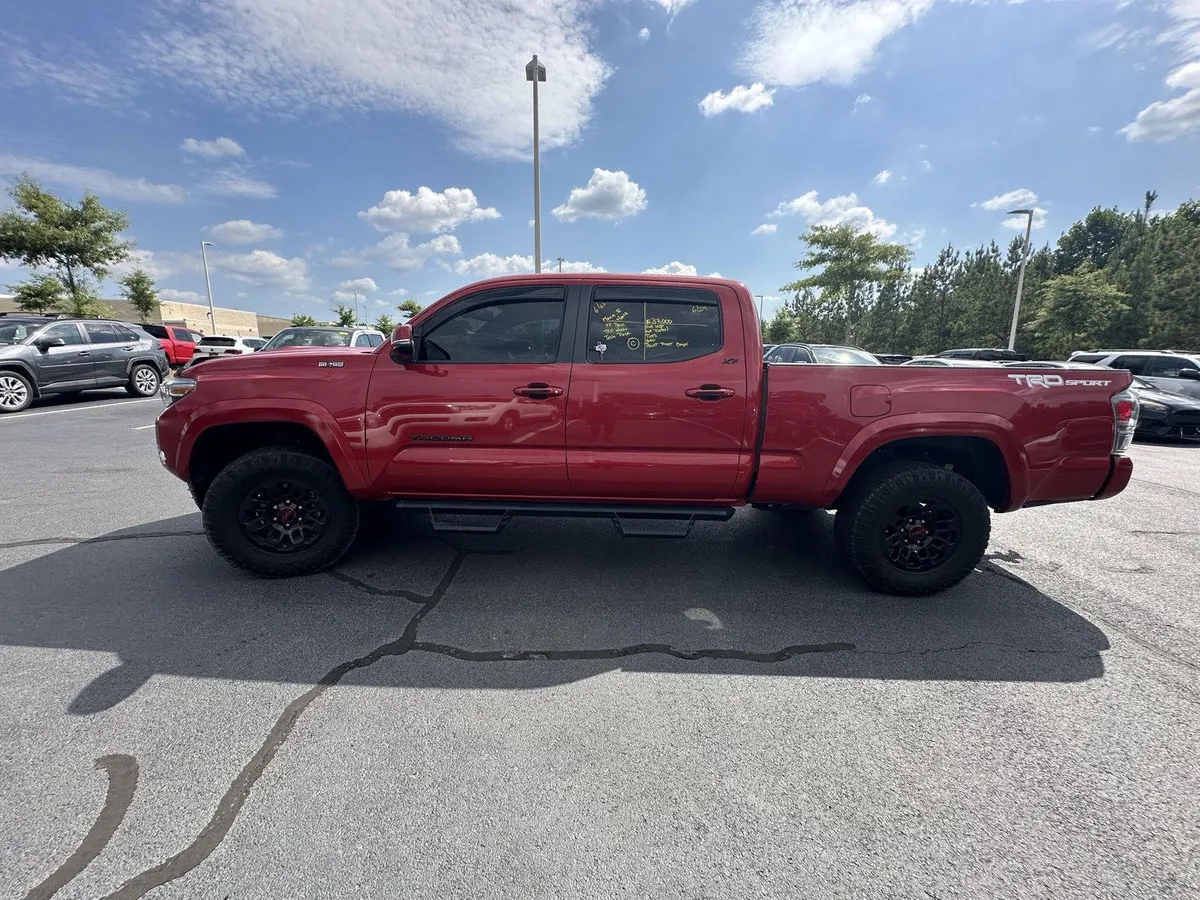 2023 Toyota Tacoma TRD Sport thumbnail 9