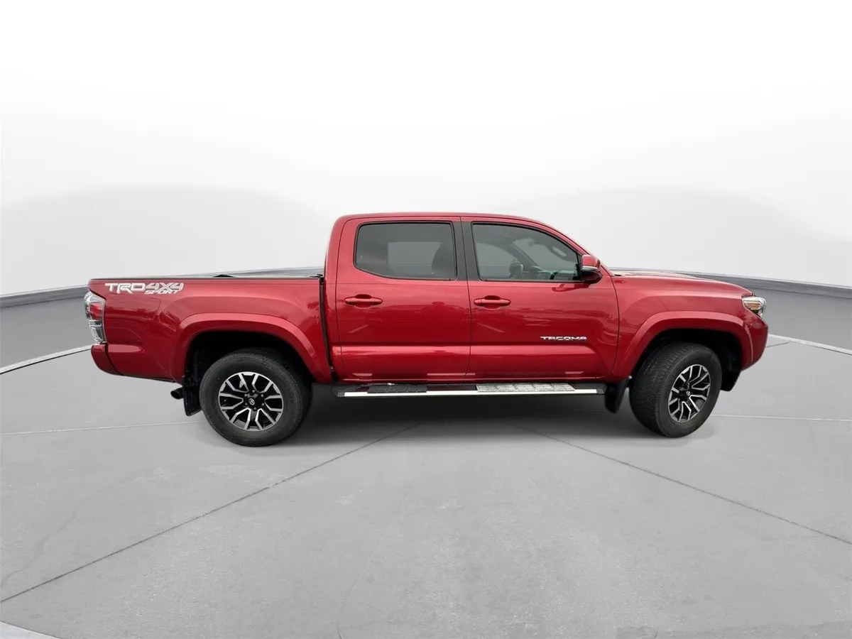 2023 Toyota Tacoma TRD Sport thumbnail 5