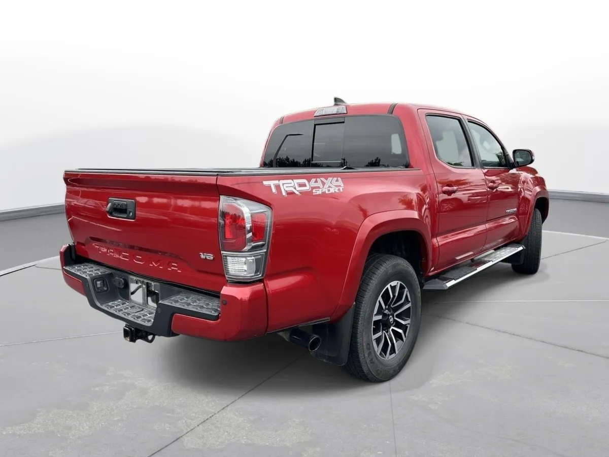 2023 Toyota Tacoma TRD Sport thumbnail 6