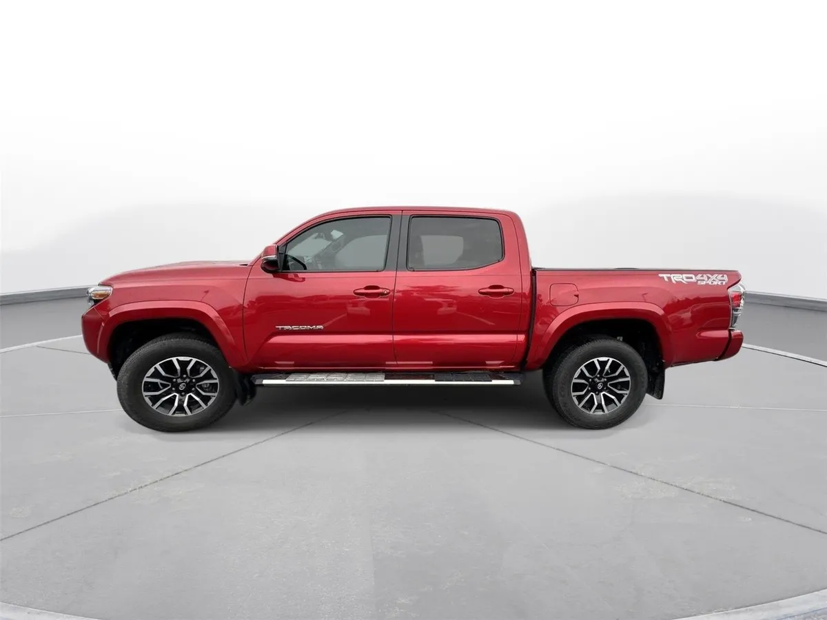 2023 Toyota Tacoma TRD Sport thumbnail 9