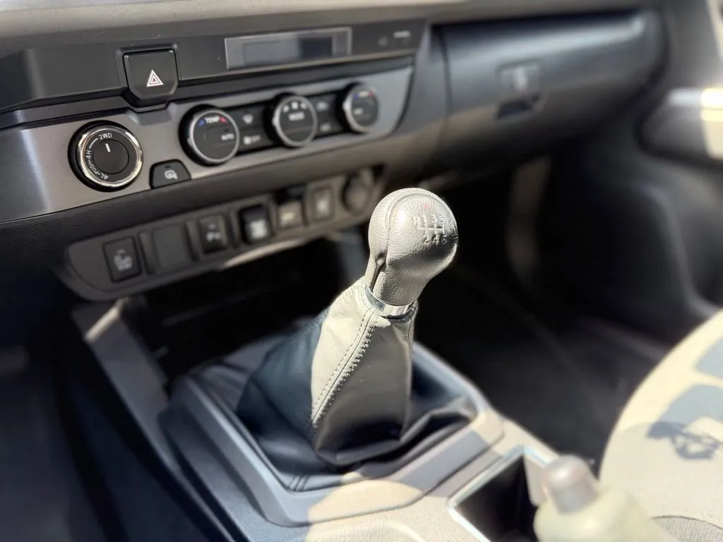 2023 Toyota Tacoma TRD Sport thumbnail 9