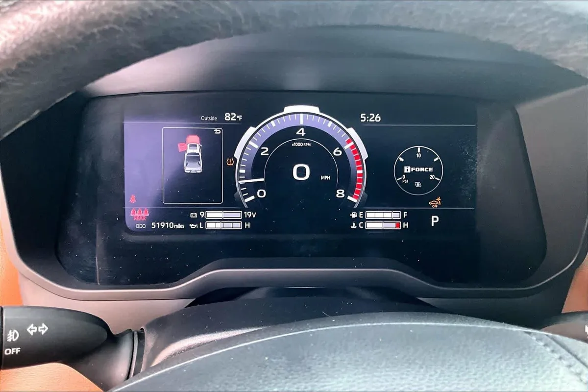 2023 Toyota Tundra 1794 Edition thumbnail 26