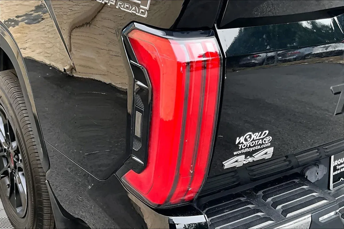 2023 Toyota Tundra 1794 Edition thumbnail 29