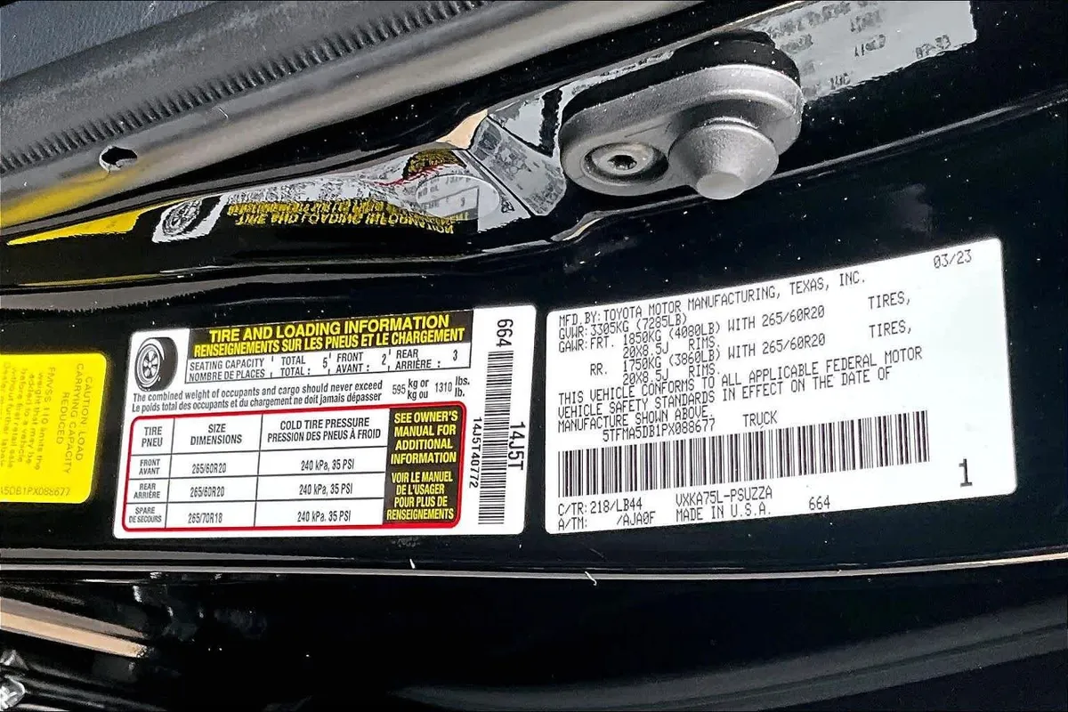 2023 Toyota Tundra 1794 Edition thumbnail 34