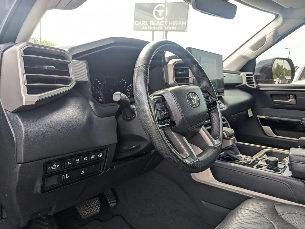 2023 Toyota Tundra 4WD Limited thumbnail 13