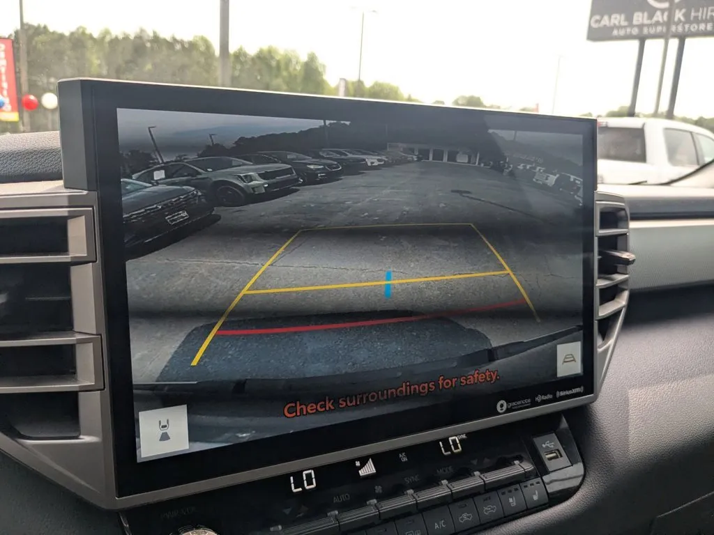 2023 Toyota Tundra 4WD Limited thumbnail 16
