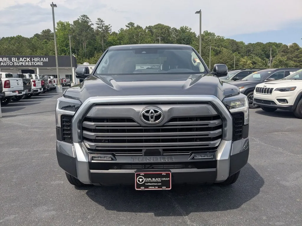 2023 Toyota Tundra 4WD Limited thumbnail 2