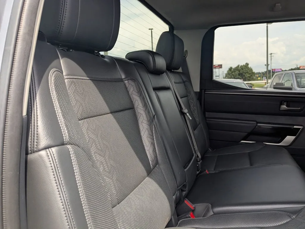 2023 Toyota Tundra 4WD Limited thumbnail 24