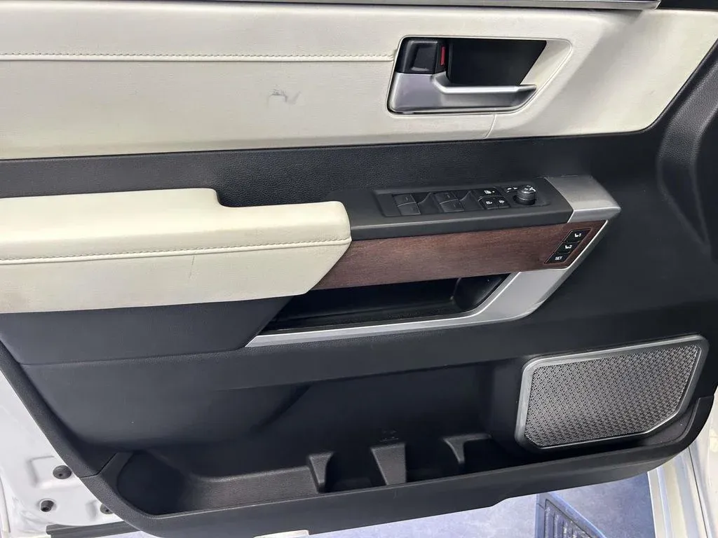 2023 Toyota Tundra Hybrid Capstone thumbnail 22