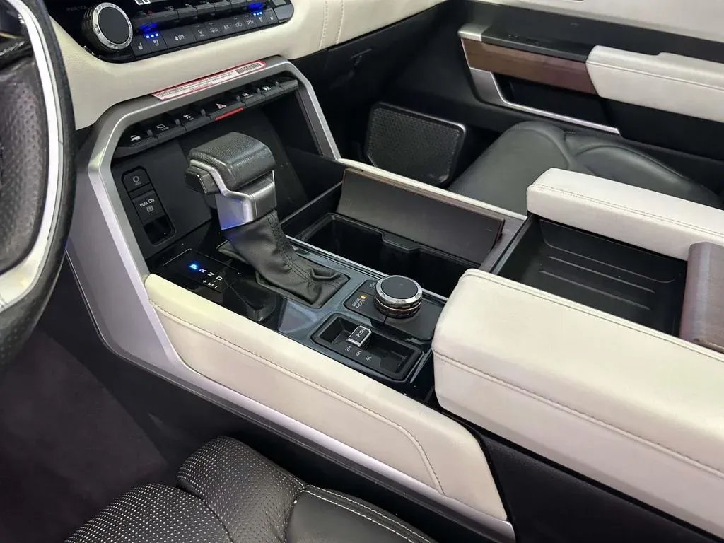 2023 Toyota Tundra Hybrid Capstone thumbnail 25