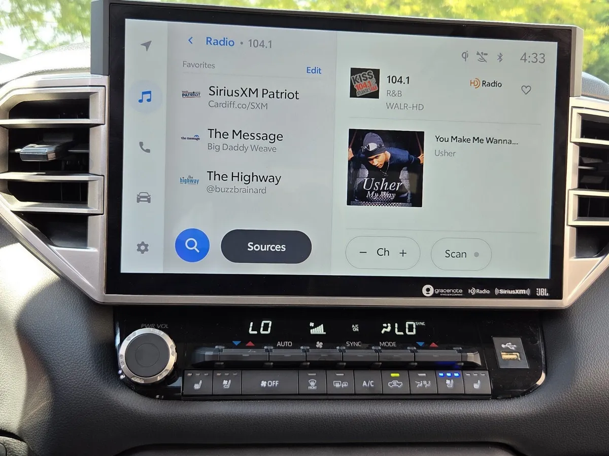 2023 Toyota Tundra Hybrid Limited Hybrid thumbnail 17
