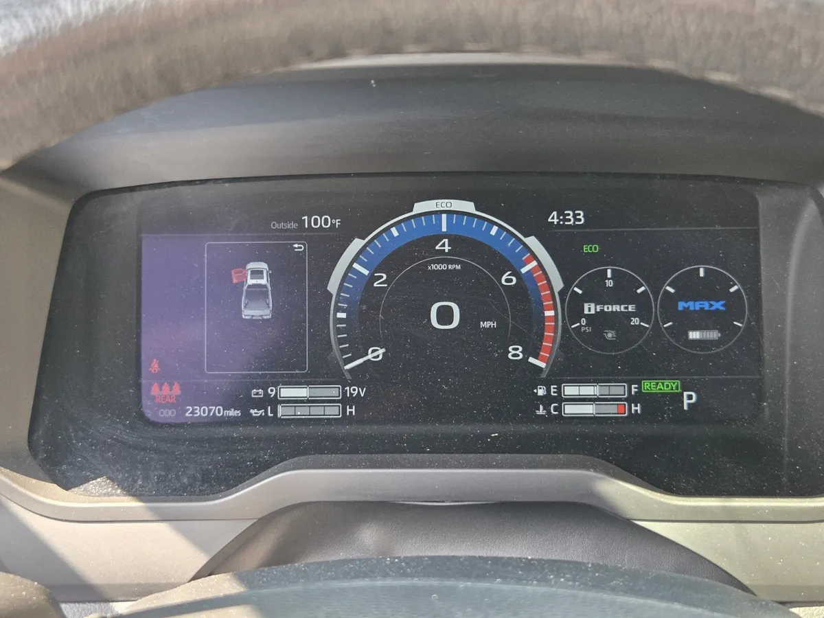 2023 Toyota Tundra Hybrid Limited Hybrid thumbnail 21