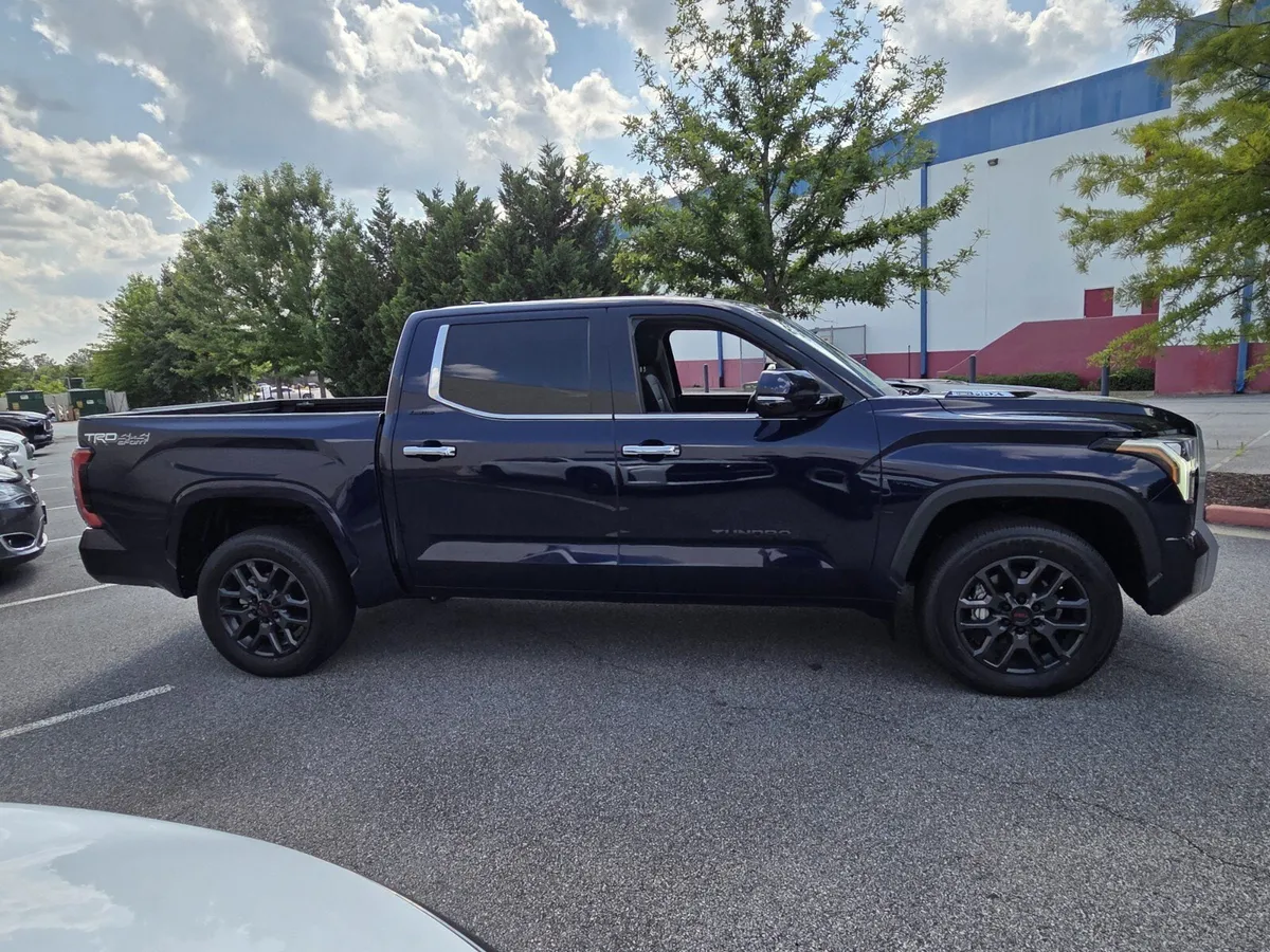 2023 Toyota Tundra Hybrid Limited Hybrid thumbnail 5