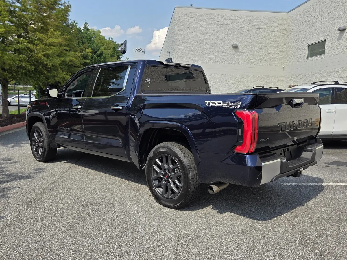 2023 Toyota Tundra Hybrid Limited Hybrid thumbnail 8
