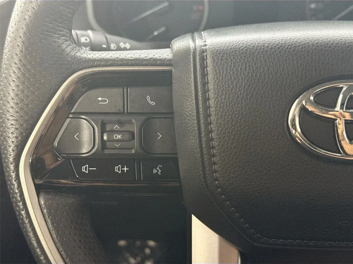 2023 Toyota Tundra Limited thumbnail 17