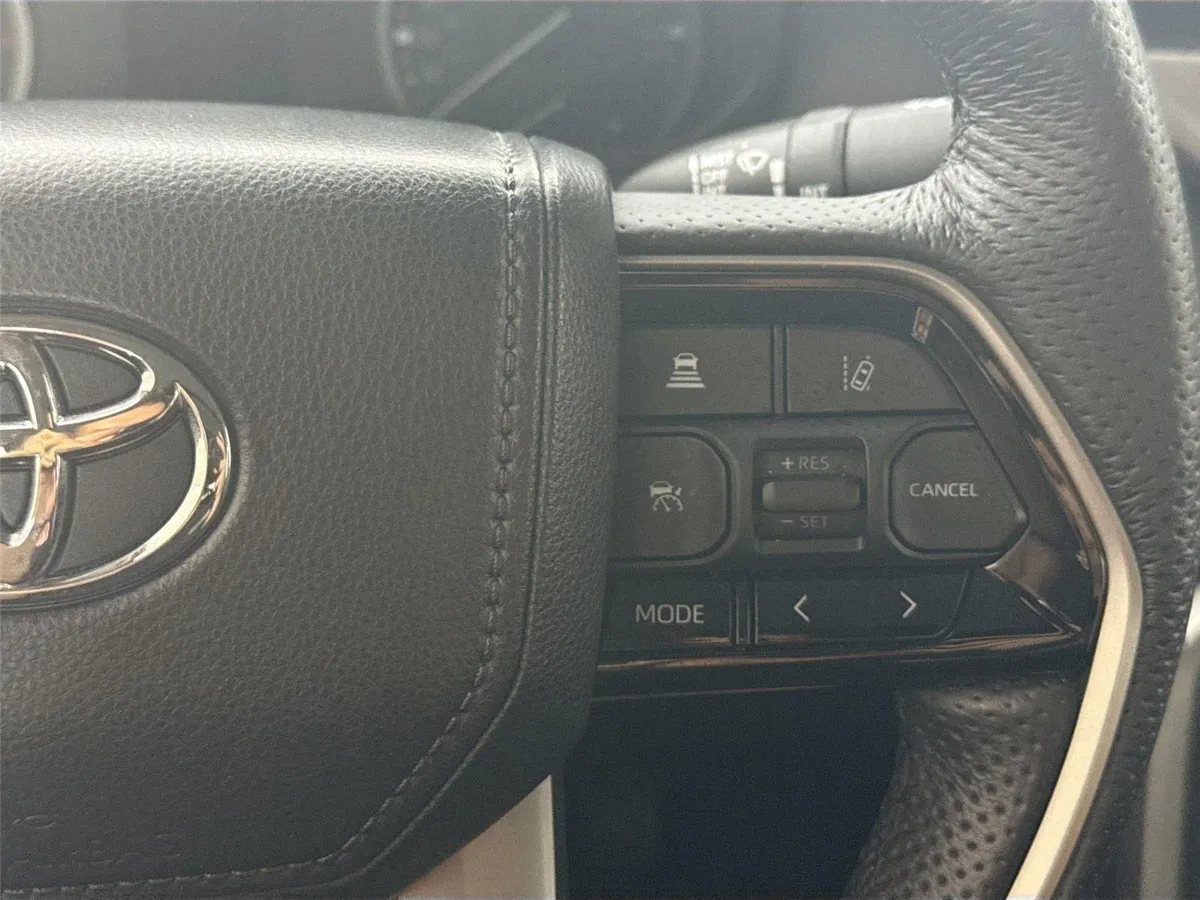 2023 Toyota Tundra Limited thumbnail 18