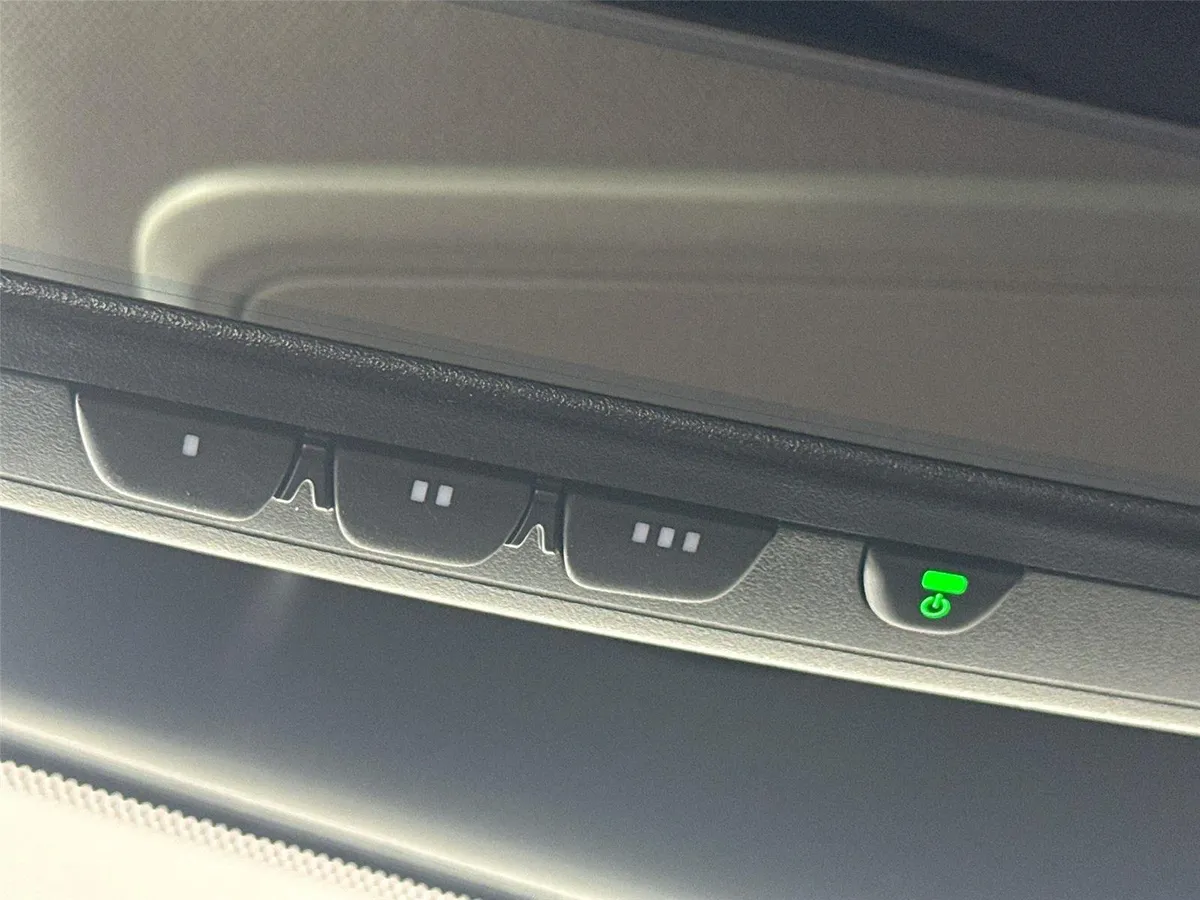 2023 Toyota Tundra Limited thumbnail 22