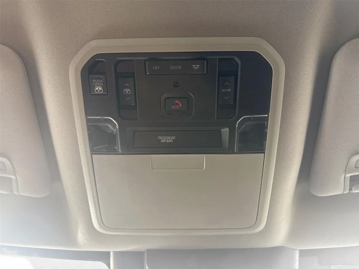 2023 Toyota Tundra Limited thumbnail 23