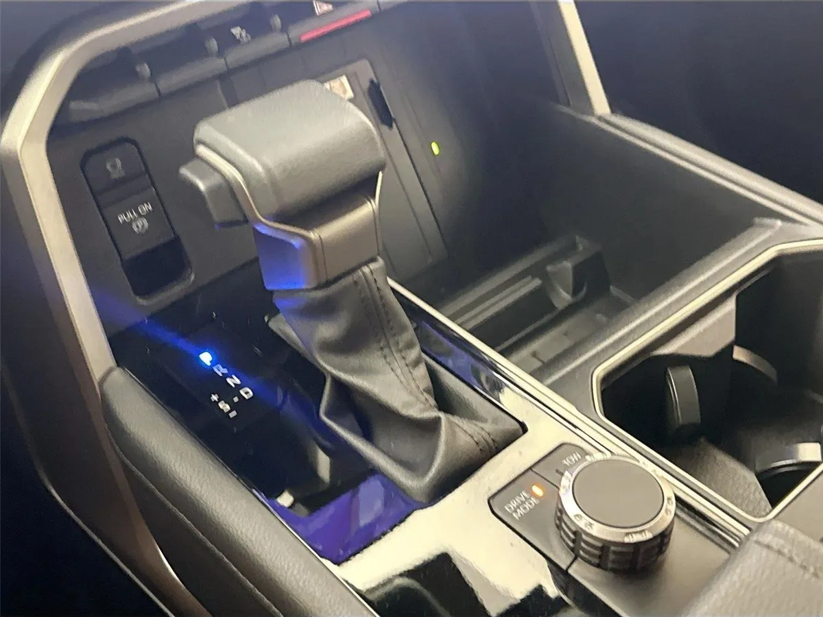 2023 Toyota Tundra Limited thumbnail 29