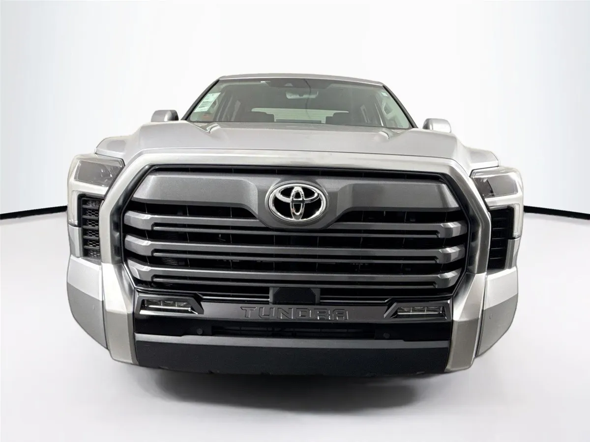2023 Toyota Tundra Limited thumbnail 3