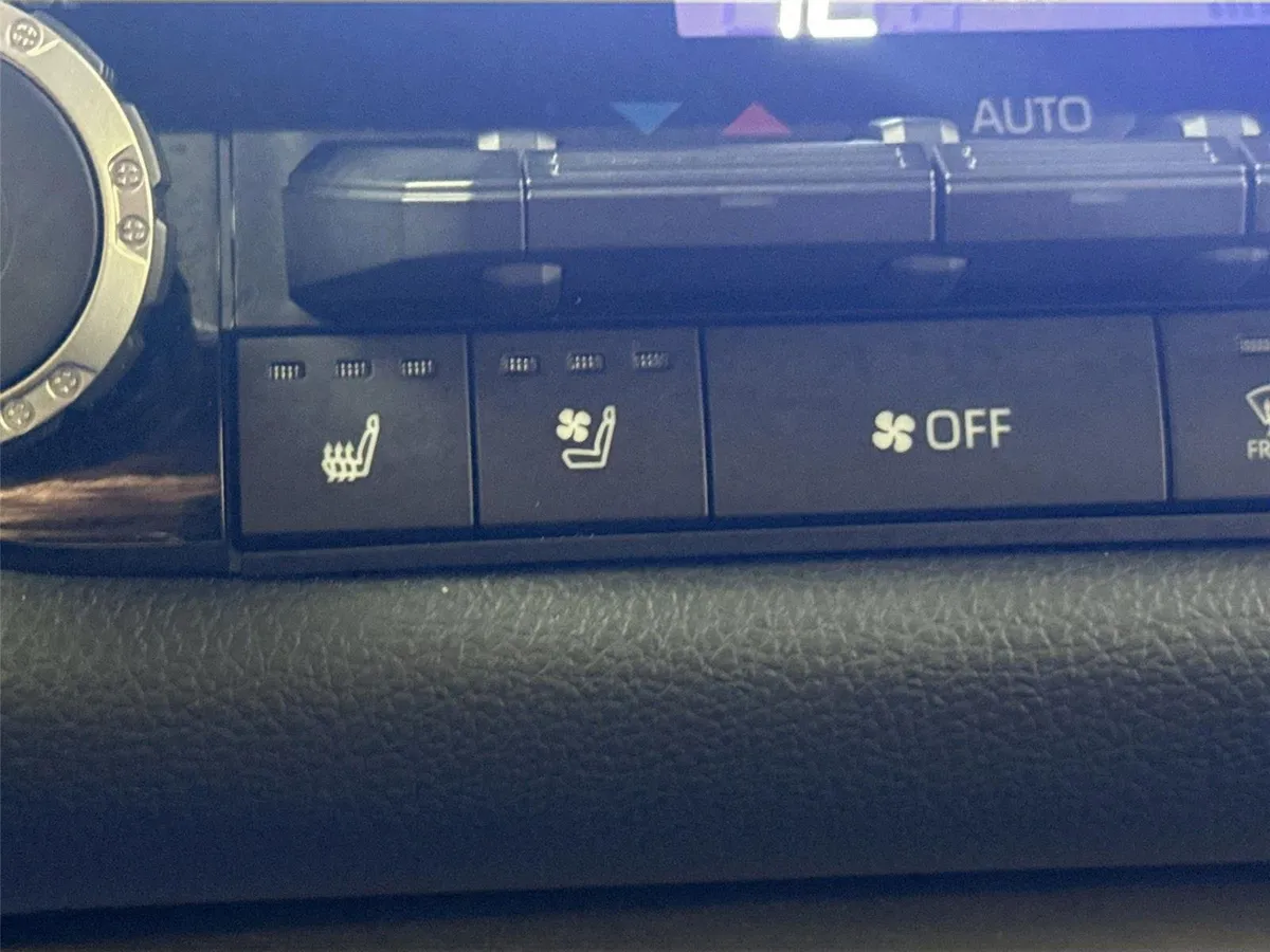 2023 Toyota Tundra Limited thumbnail 32