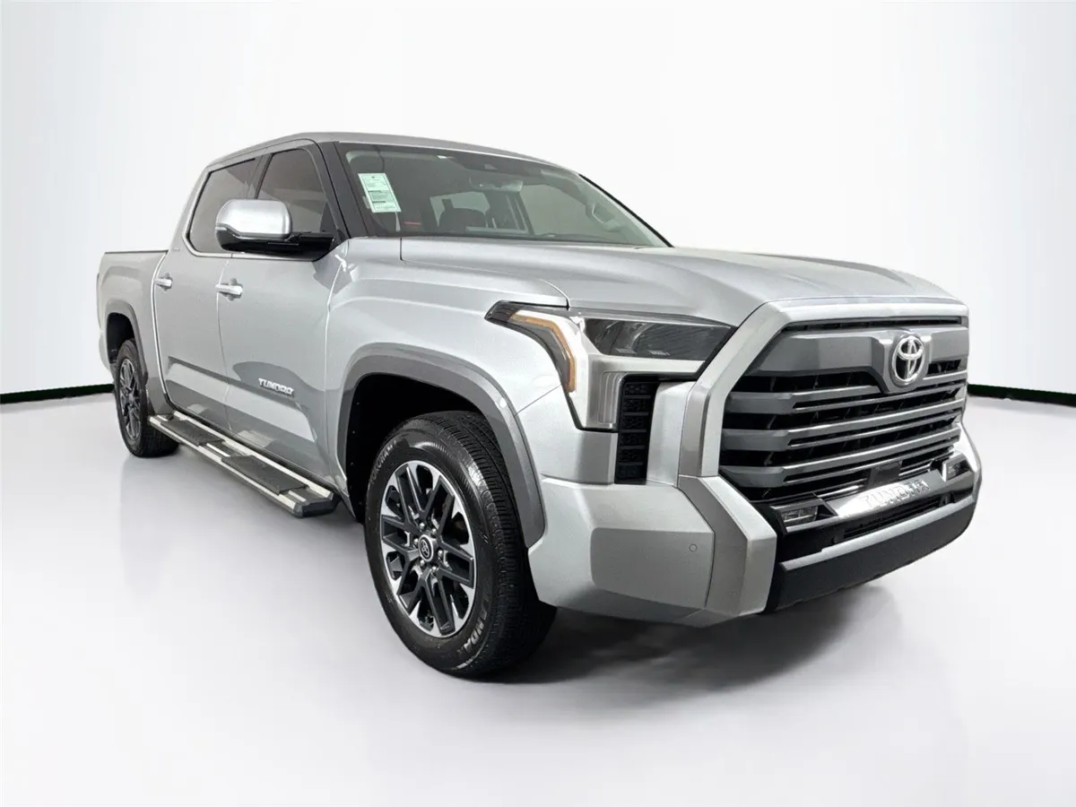 2023 Toyota Tundra Limited thumbnail 4