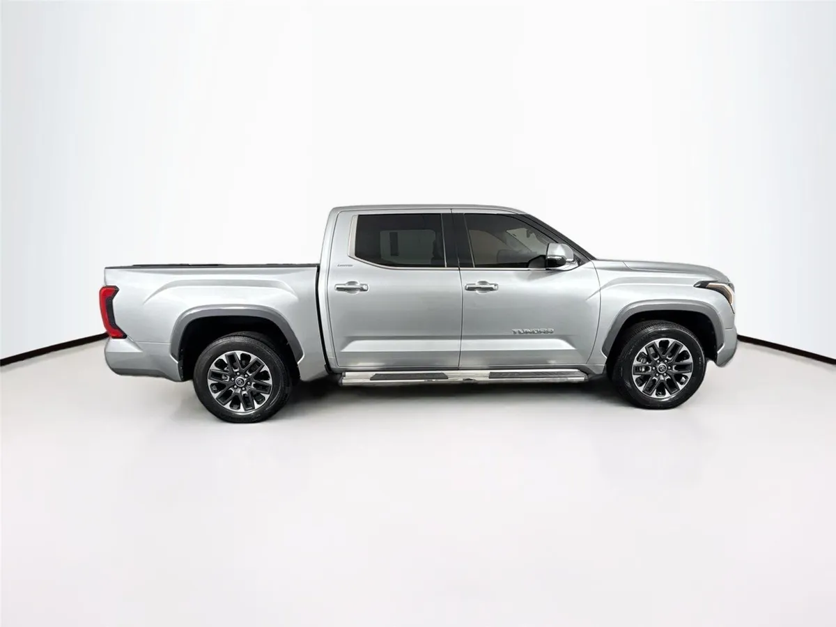 2023 Toyota Tundra Limited thumbnail 5