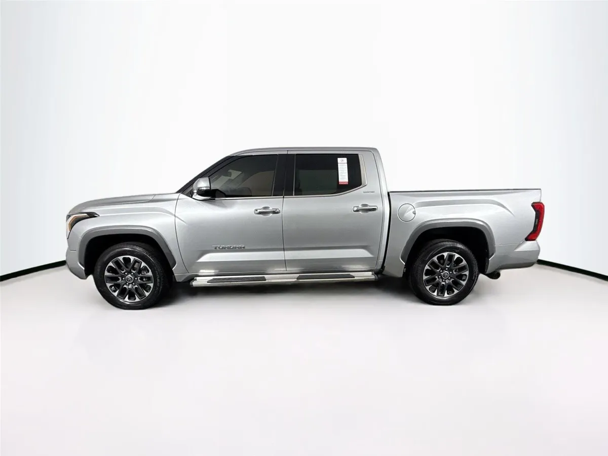 2023 Toyota Tundra Limited thumbnail 9