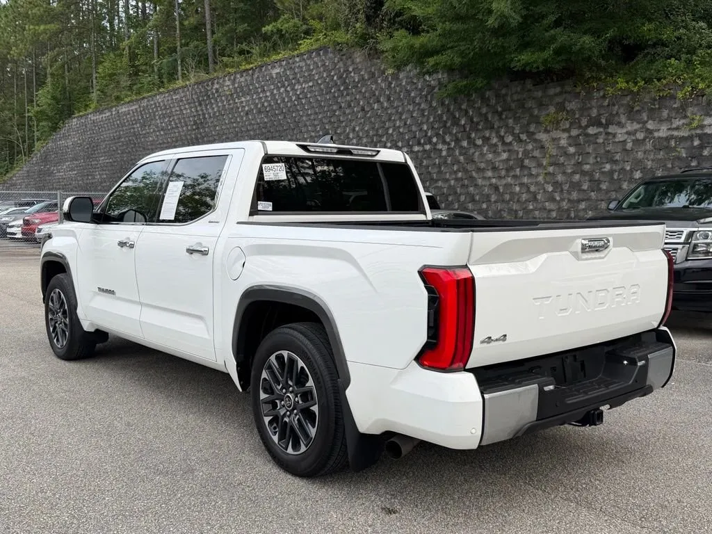 2023 Toyota Tundra Limited thumbnail 2