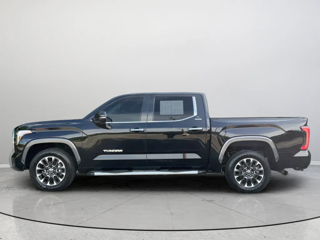 2023 Toyota Tundra Limited thumbnail 10