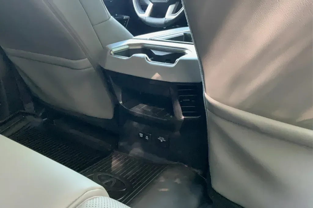 2023 Toyota Tundra Limited thumbnail 22