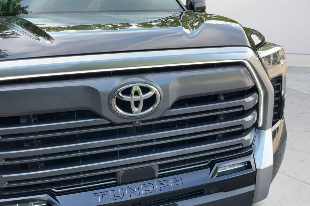 2023 Toyota Tundra Limited thumbnail 31