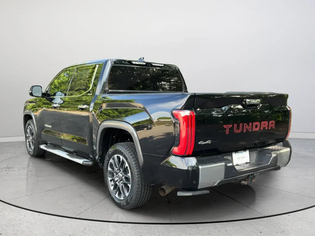 2023 Toyota Tundra Limited thumbnail 9