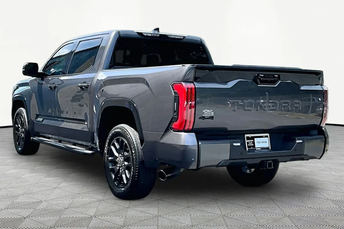 2023 Toyota Tundra Platinum thumbnail 12