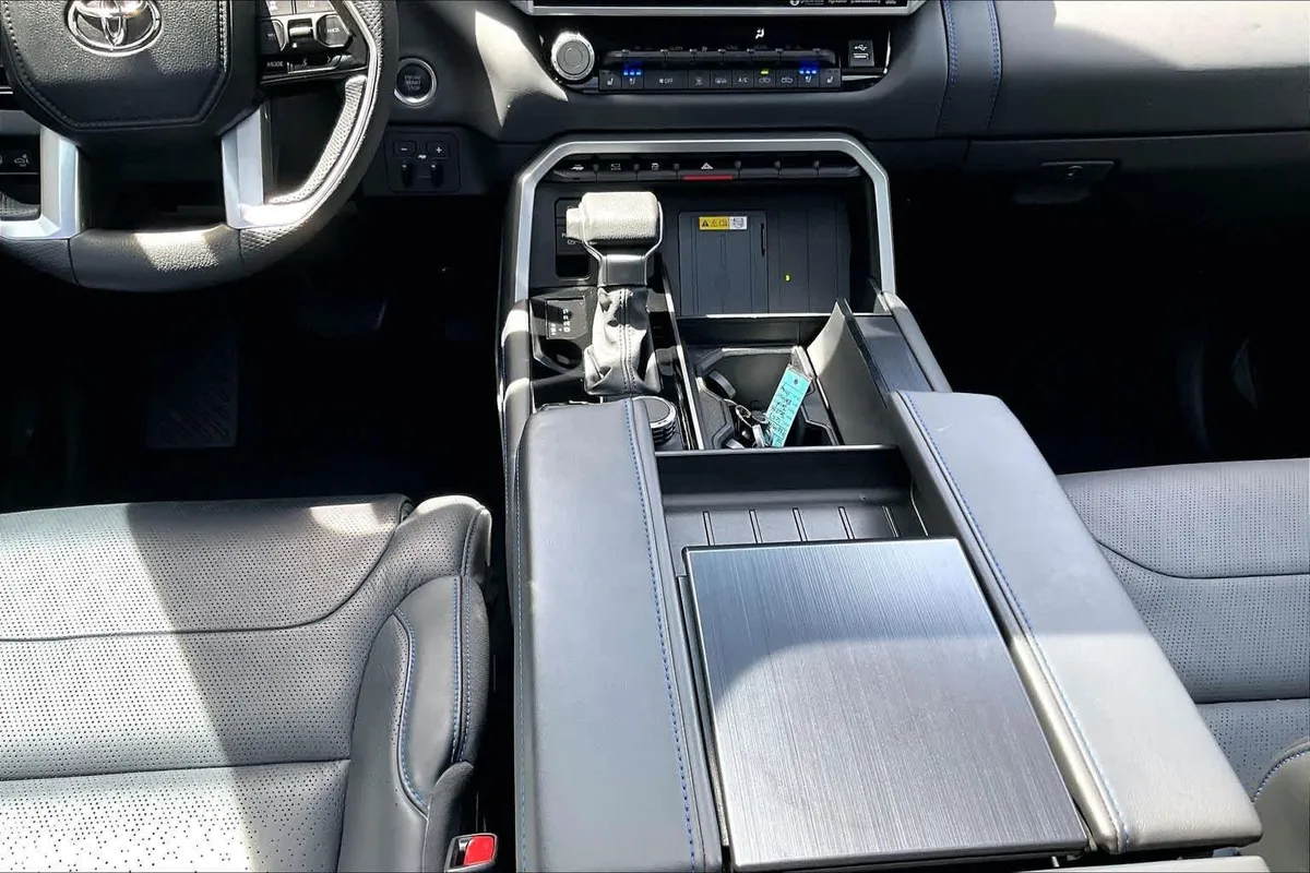 2023 Toyota Tundra Platinum thumbnail 17