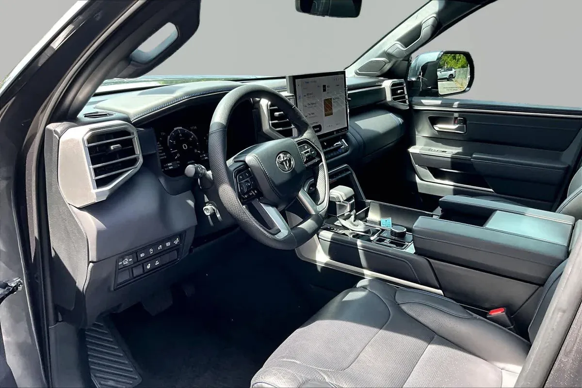 2023 Toyota Tundra Platinum thumbnail 18