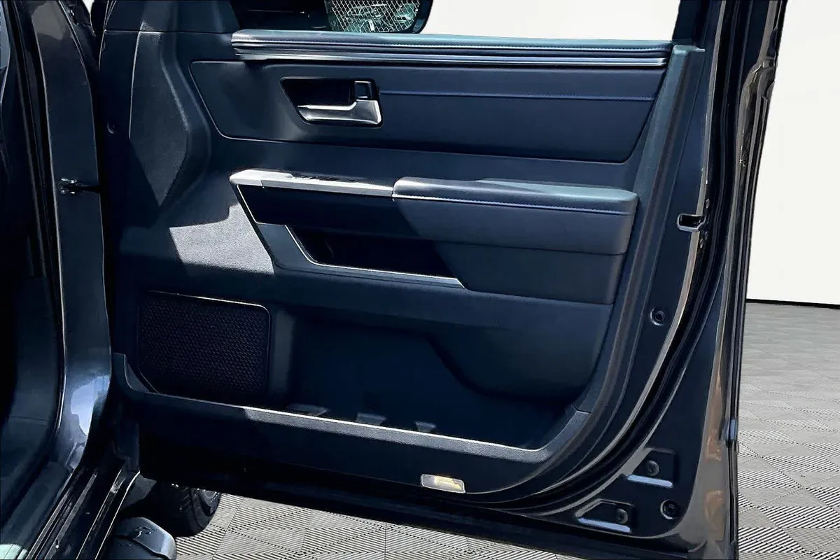 2023 Toyota Tundra Platinum thumbnail 23