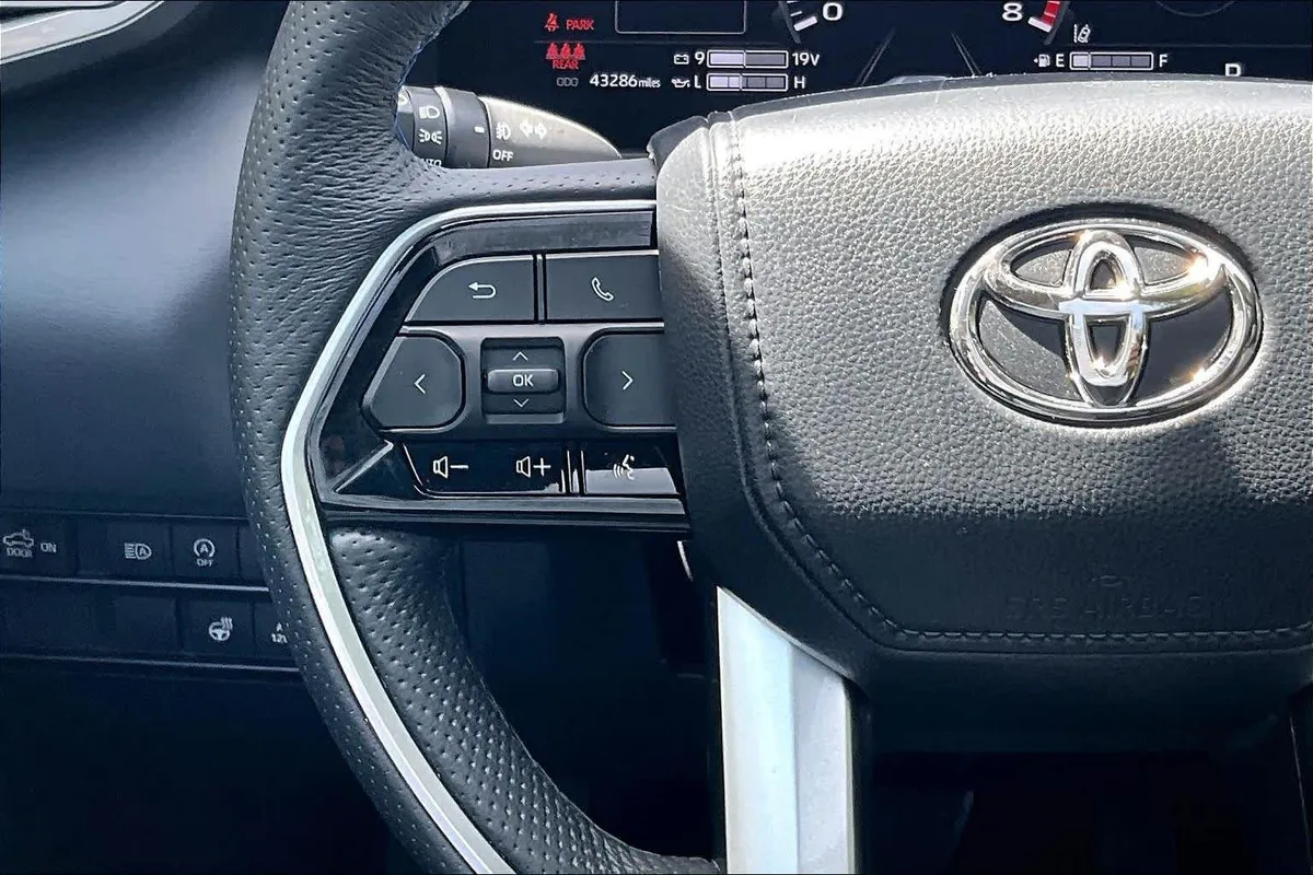 2023 Toyota Tundra Platinum thumbnail 24