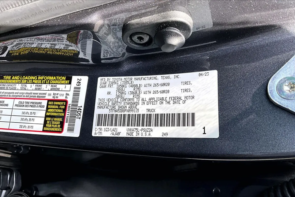 2023 Toyota Tundra Platinum thumbnail 34