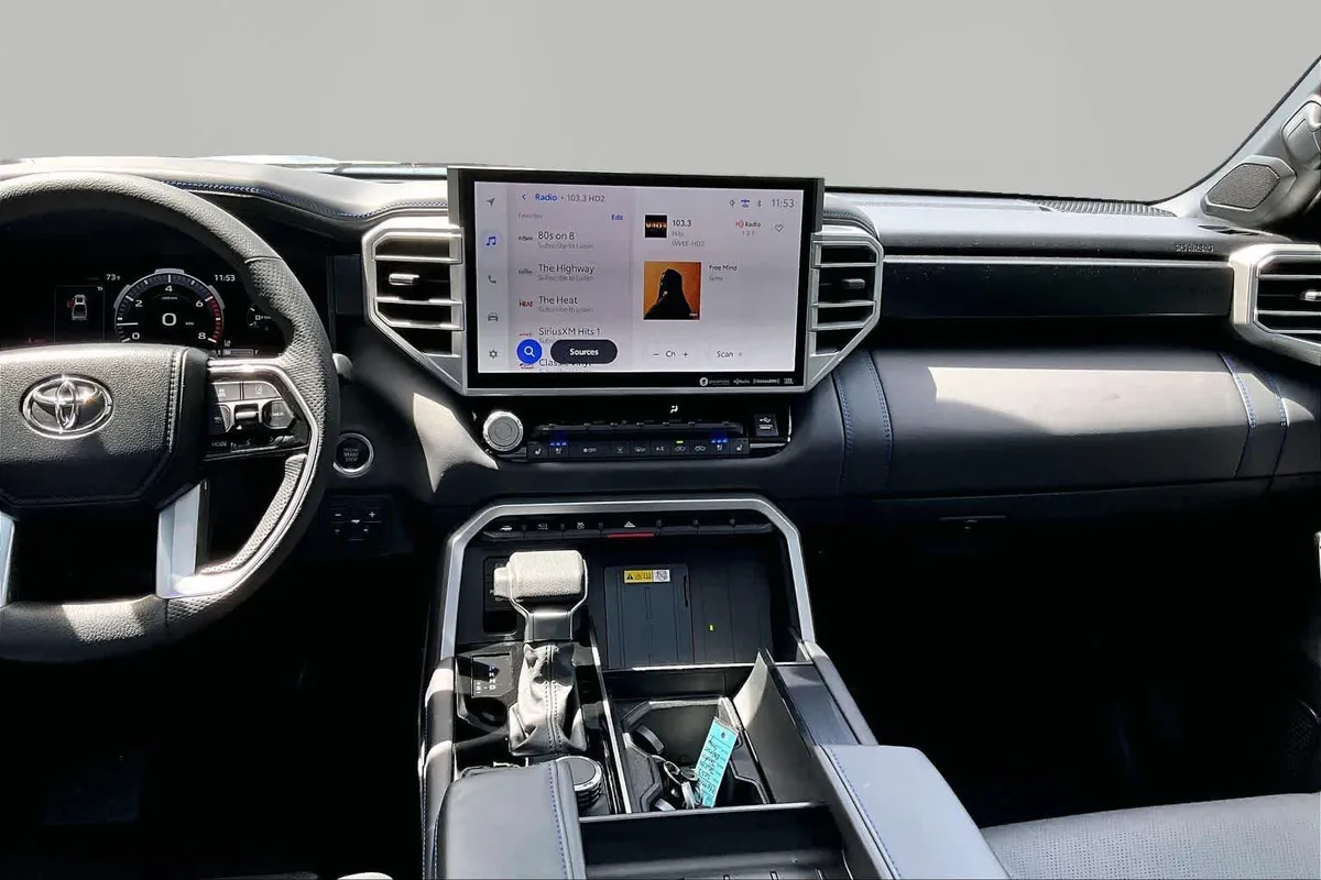 2023 Toyota Tundra Platinum thumbnail 7
