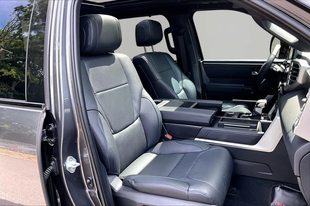 2023 Toyota Tundra Platinum thumbnail 9